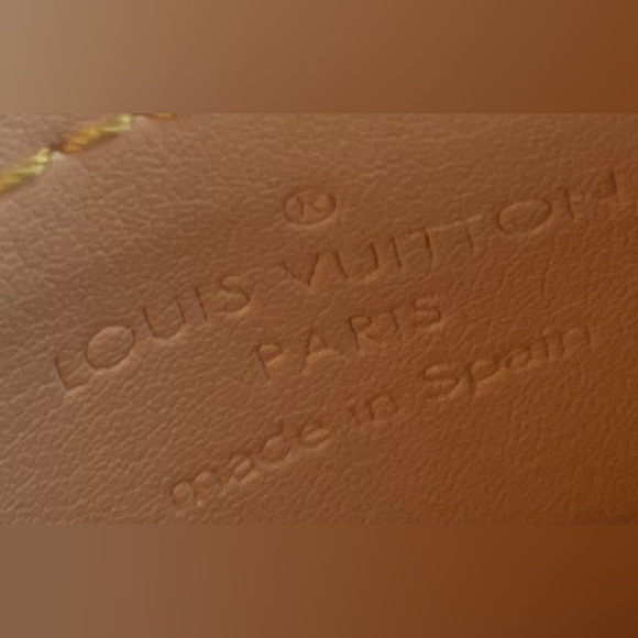 Luis Vuitton Murakami Clés 2003 Keychain Coin-purse - White/Multicolor - Picture 11 of 11